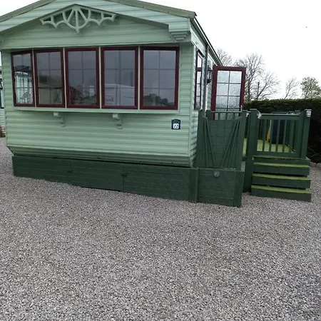 Kemping Adorable Caravan In Western Lakes