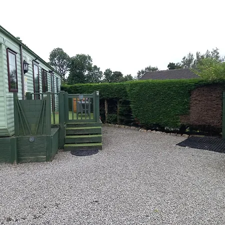 Adorable Caravan In Western Lakes *