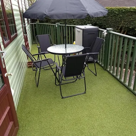 Adorable Caravan In Western Lakes *