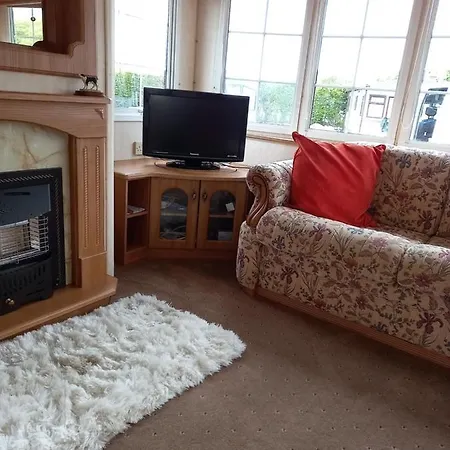 Kemp Adorable Caravan In Western Lakes