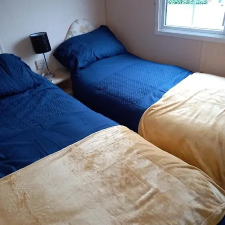 Adorable Caravan In Western Lakes